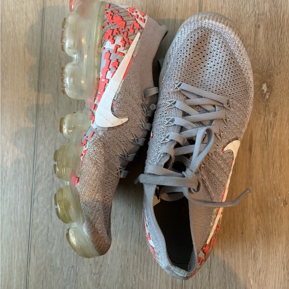 Nike Air VaporMax Camo. (Light purple, pink, & white) - Picture 2 of 5